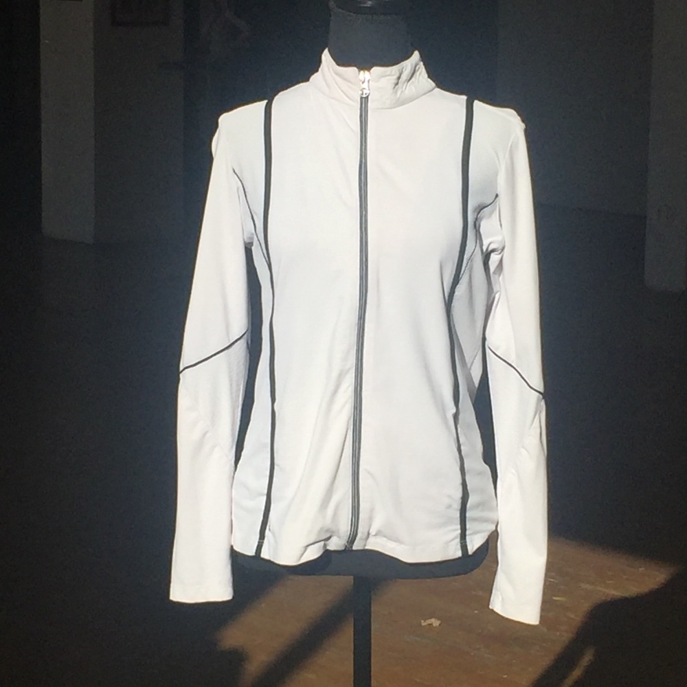 White Tail Tech performance top